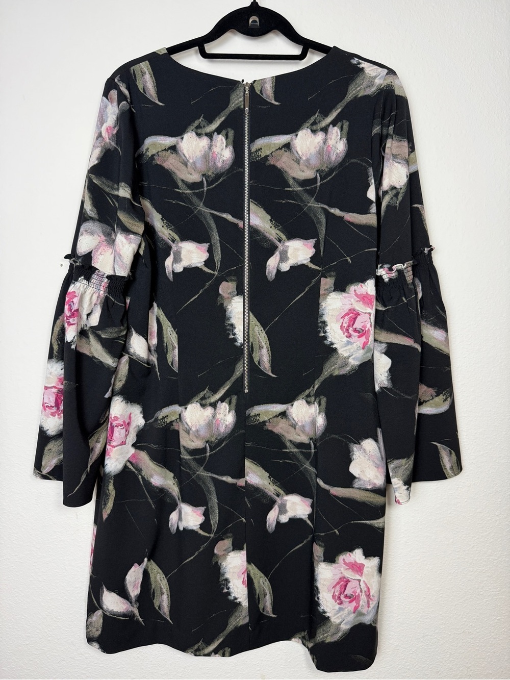 White House Black Market Floral Dress 14P Black Shift V-Neck Bell Sleeve Petite - Picture 8 of 11